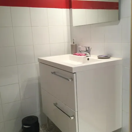 Landsted 1 1 Cuisine & Salle D'eau Privees Avec Piscine Et Jacuzzi Eyragues